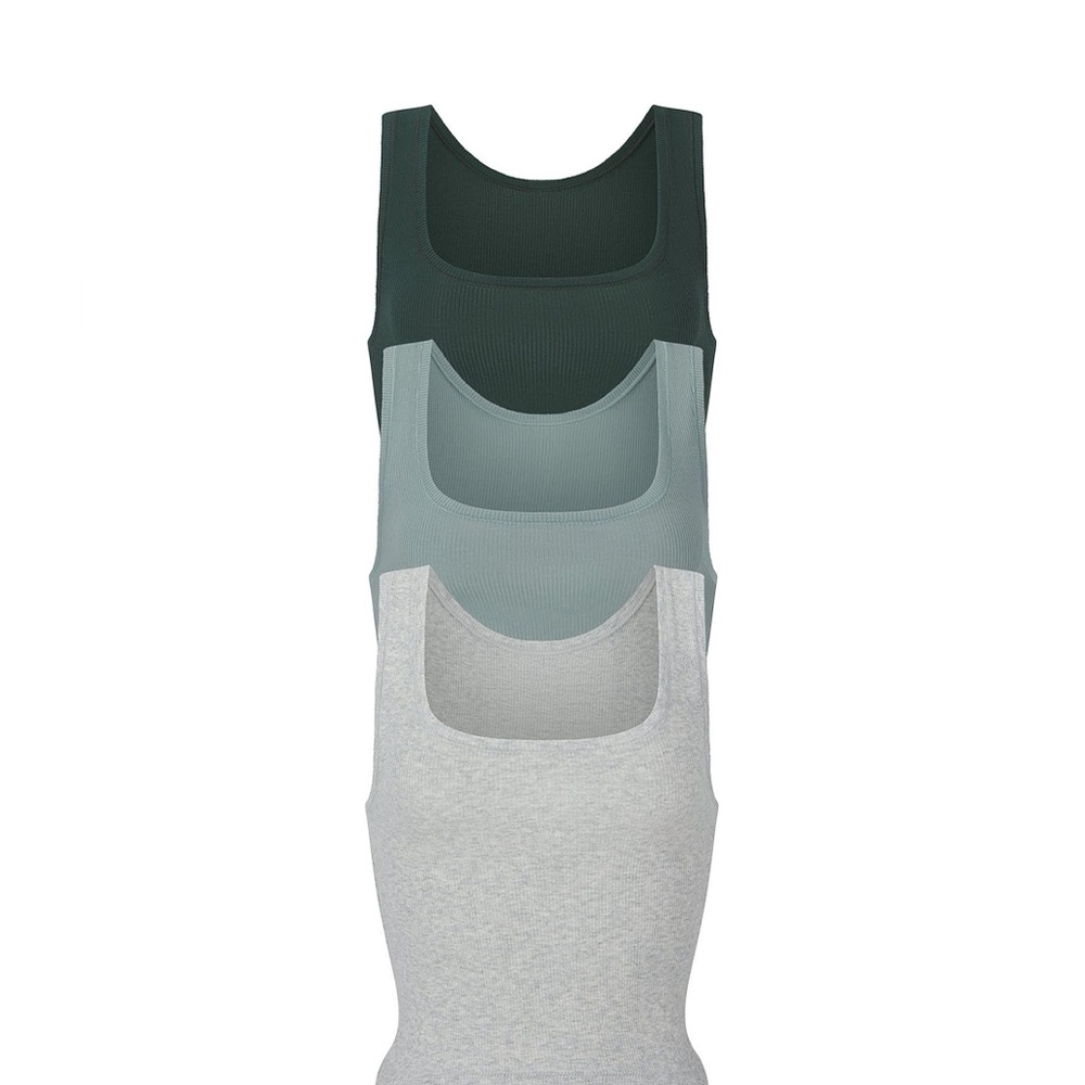 SKIMS
NWOT Cotton rib cropped tanks (3 pack)